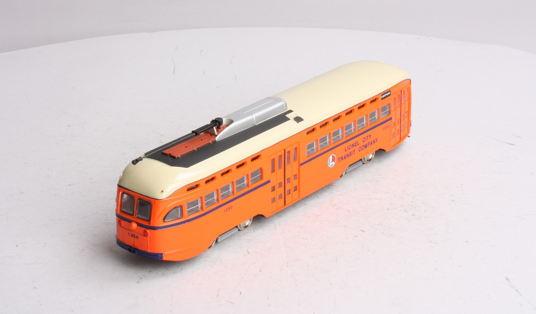 Corgi 55004 1:50 Lionel City Transit Company PCC Street Car # 1250