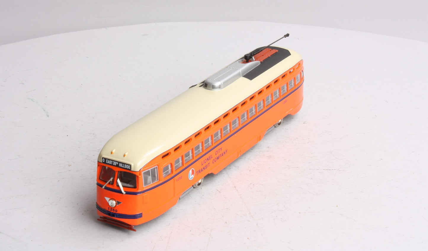 Corgi 55004 1:50 Lionel City Transit Company PCC Street Car # 1250