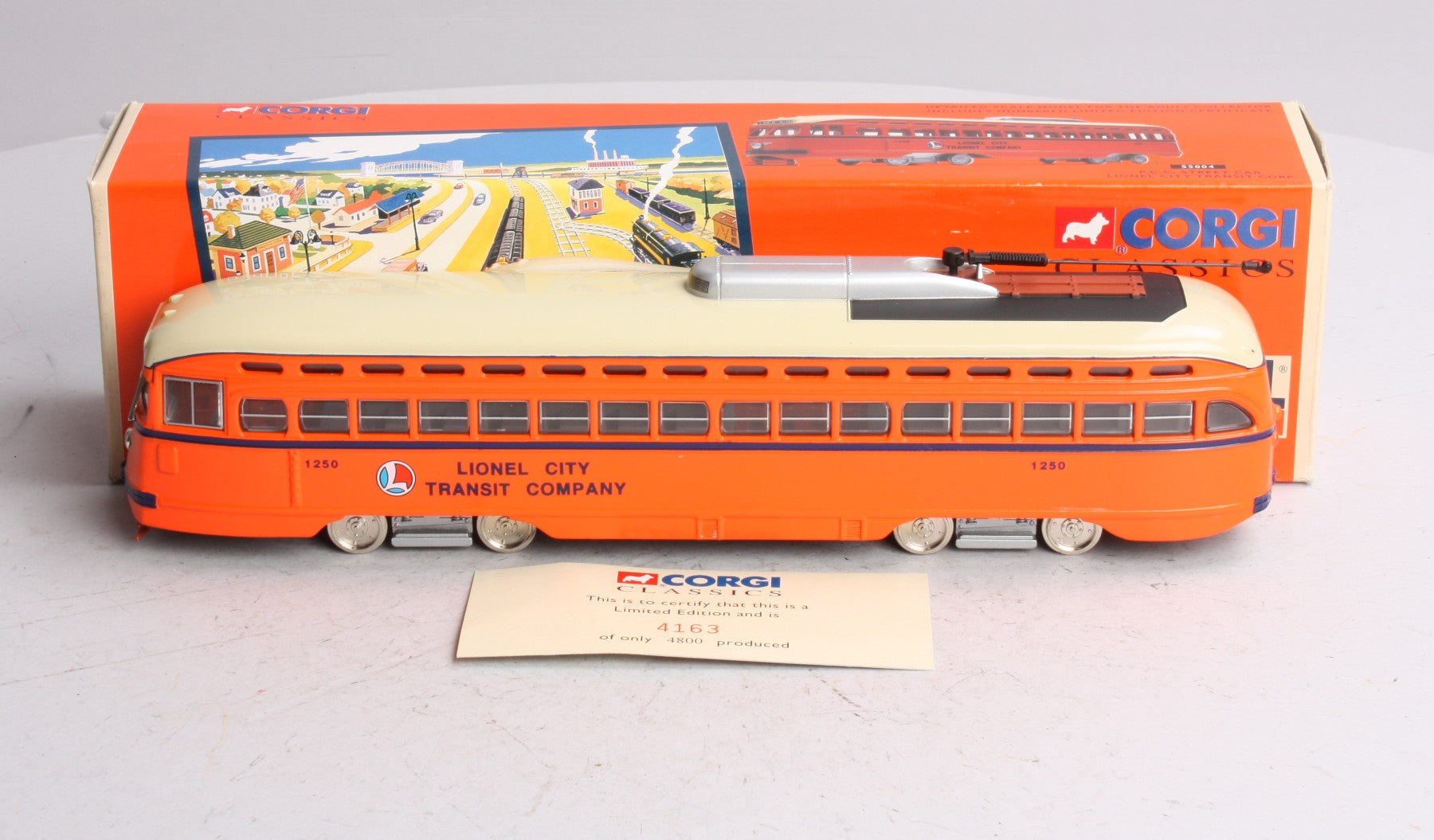 Corgi 55004 1:50 Lionel City Transit Company PCC Street Car # 1250