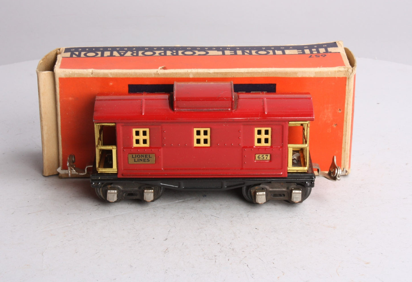 Lionel 657 Vintage O Prewar Tinplate Caboose