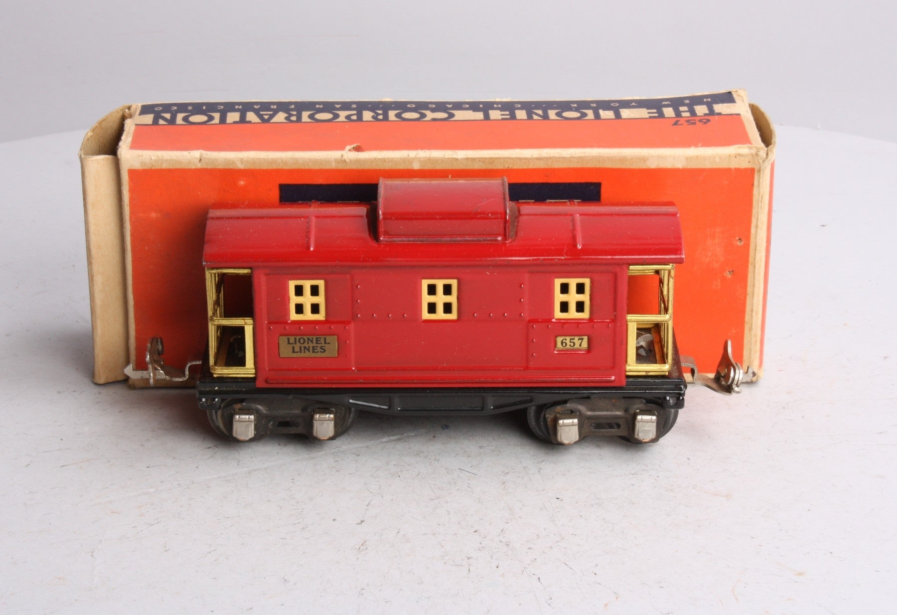 Lionel 657 Vintage O Prewar Tinplate Caboose