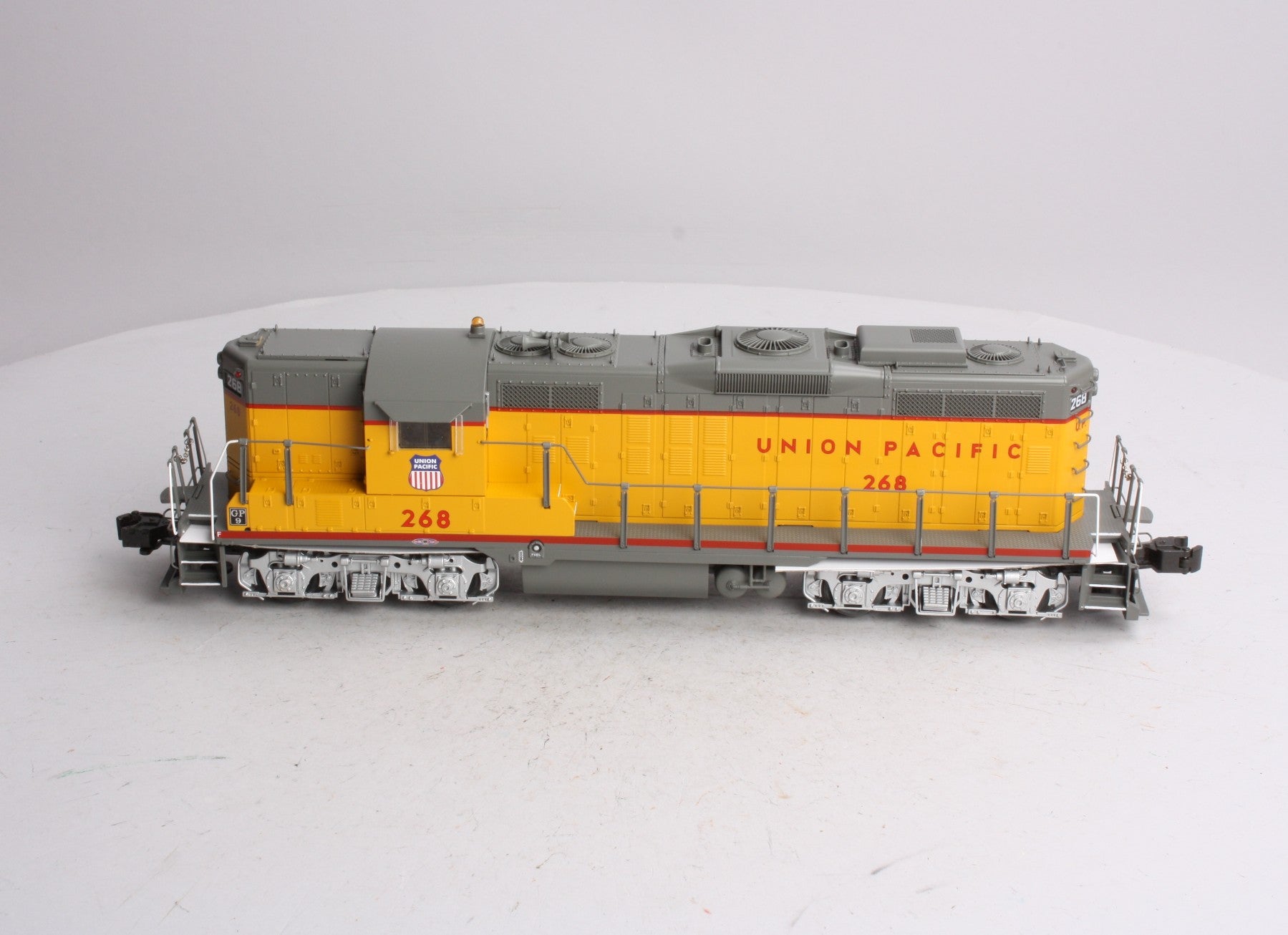 Lionel 6-34744 Union Pacific Non-Powered Scale GP9 Diesel Locomotive #268