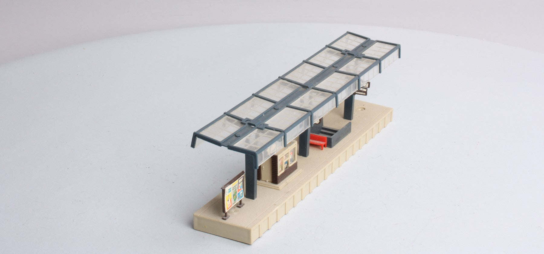 Vollmer 3532 Passenger Station Platform 9.75