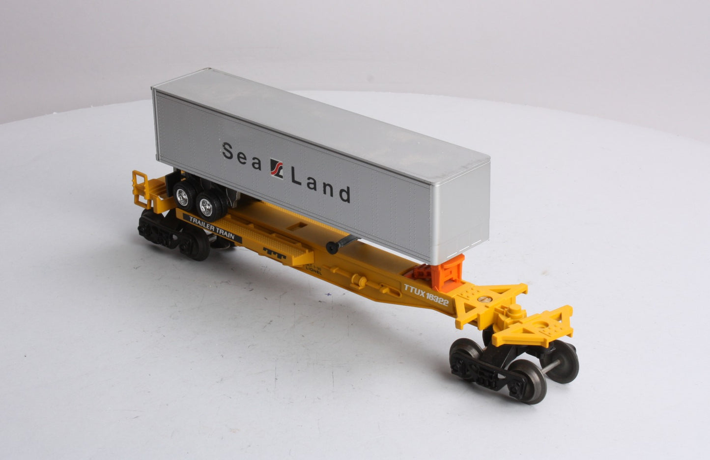 Lionel 6-16322 O TTUX Sealand Flatcar w/ Sealand Trailer