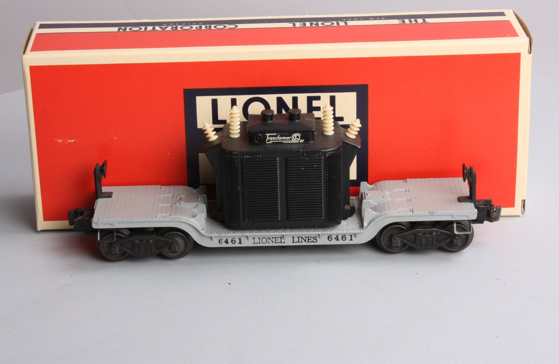 Lionel 6461 VIntage O Flatcar with Black Transformer