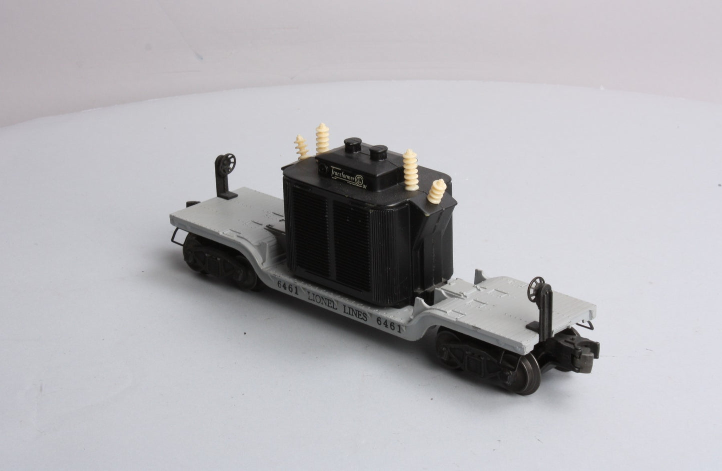 Lionel 6461 VIntage O Flatcar with Black Transformer