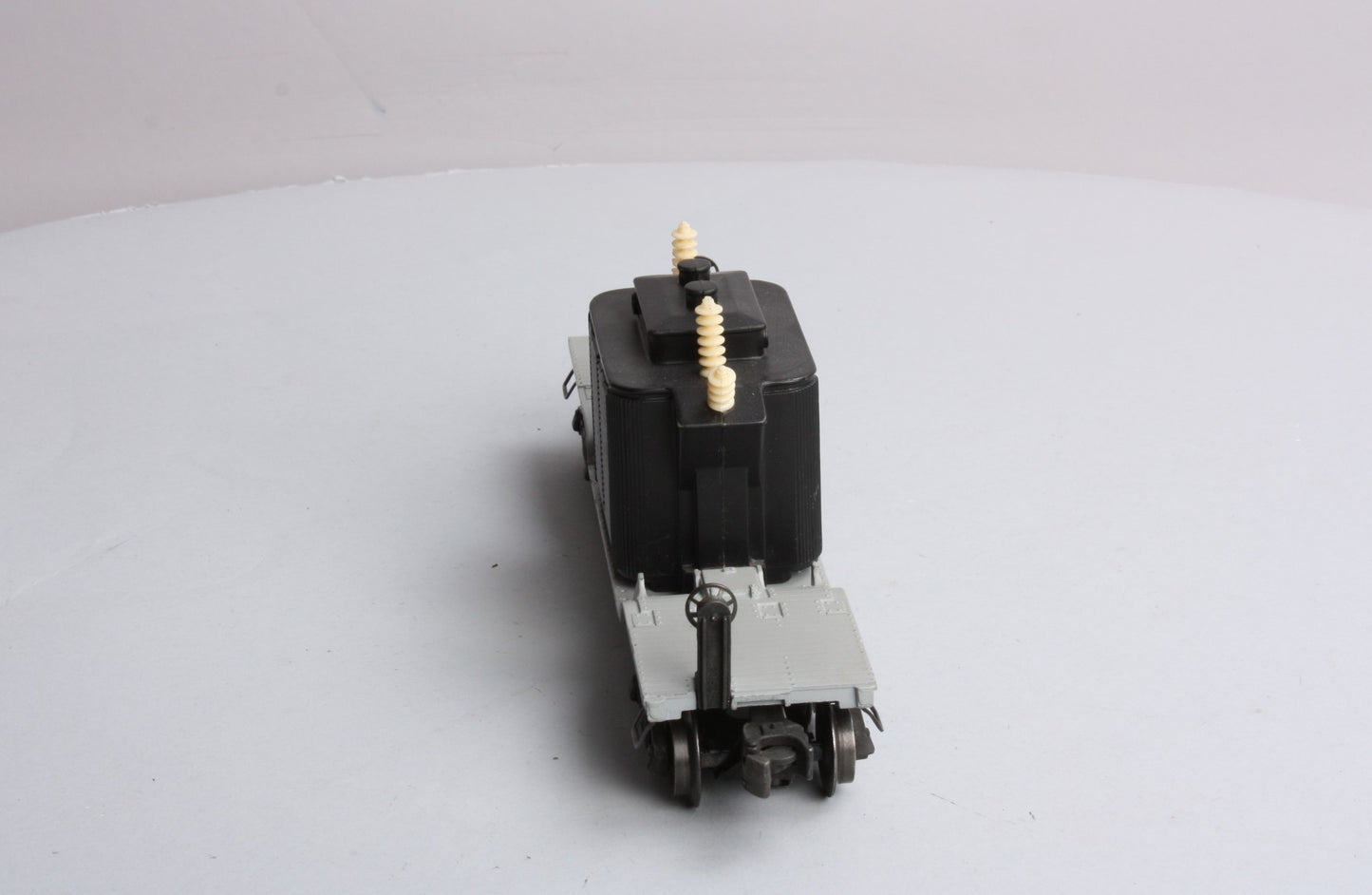 Lionel 6461 VIntage O Flatcar with Black Transformer