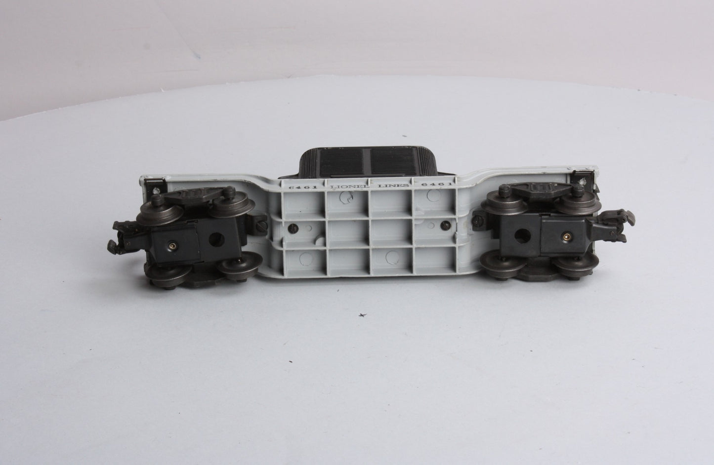 Lionel 6461 VIntage O Flatcar with Black Transformer