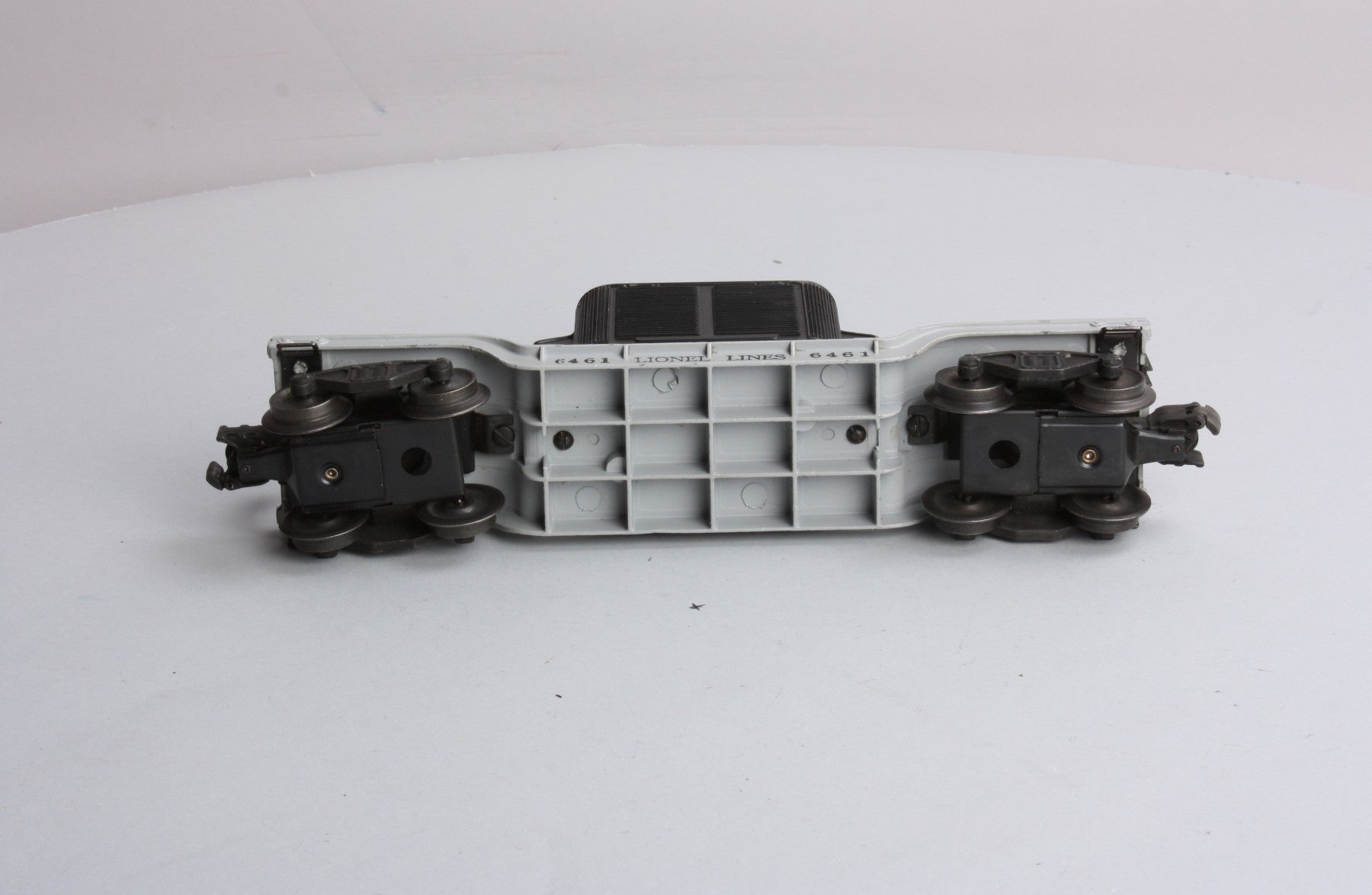 Lionel 6461 VIntage O Flatcar with Black Transformer