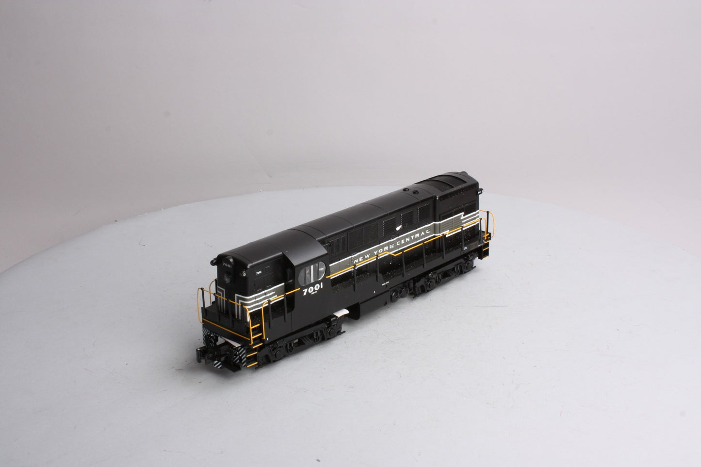 Lionel 6-18385 New York Central H16-44 Diesel Locomotive #7001