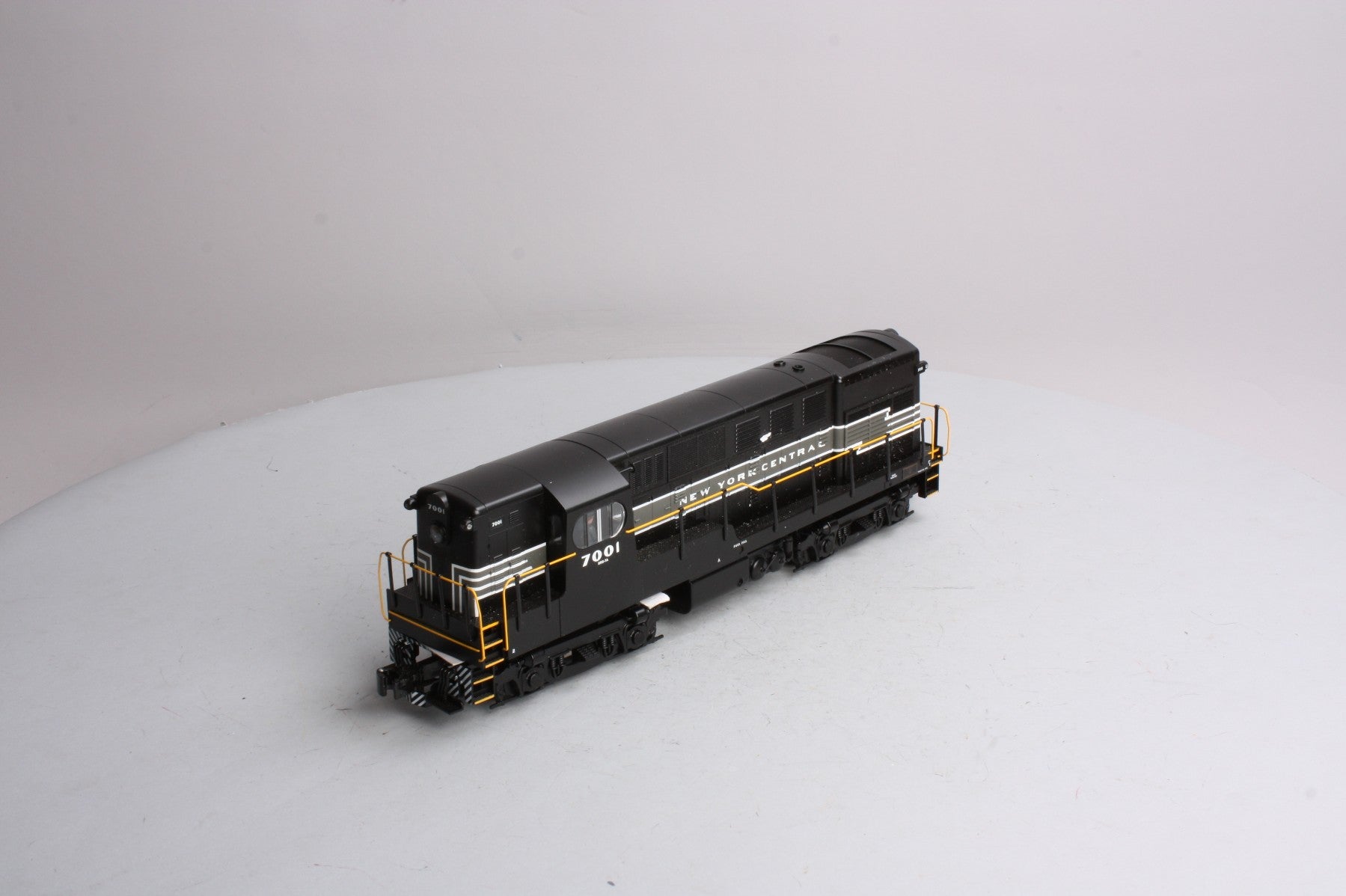 Lionel 6-18385 New York Central H16-44 Diesel Locomotive #7001