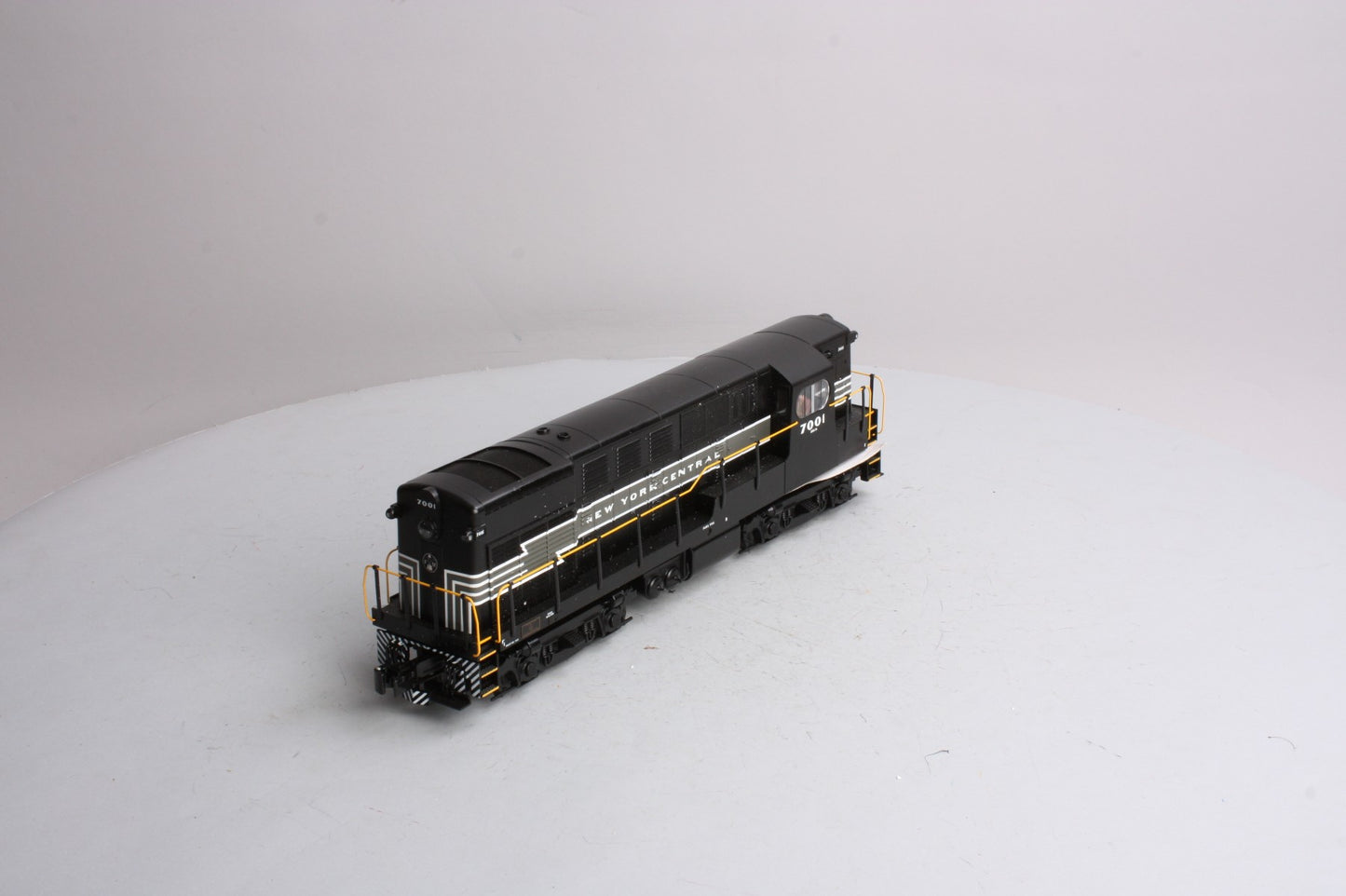 Lionel 6-18385 New York Central H16-44 Diesel Locomotive #7001