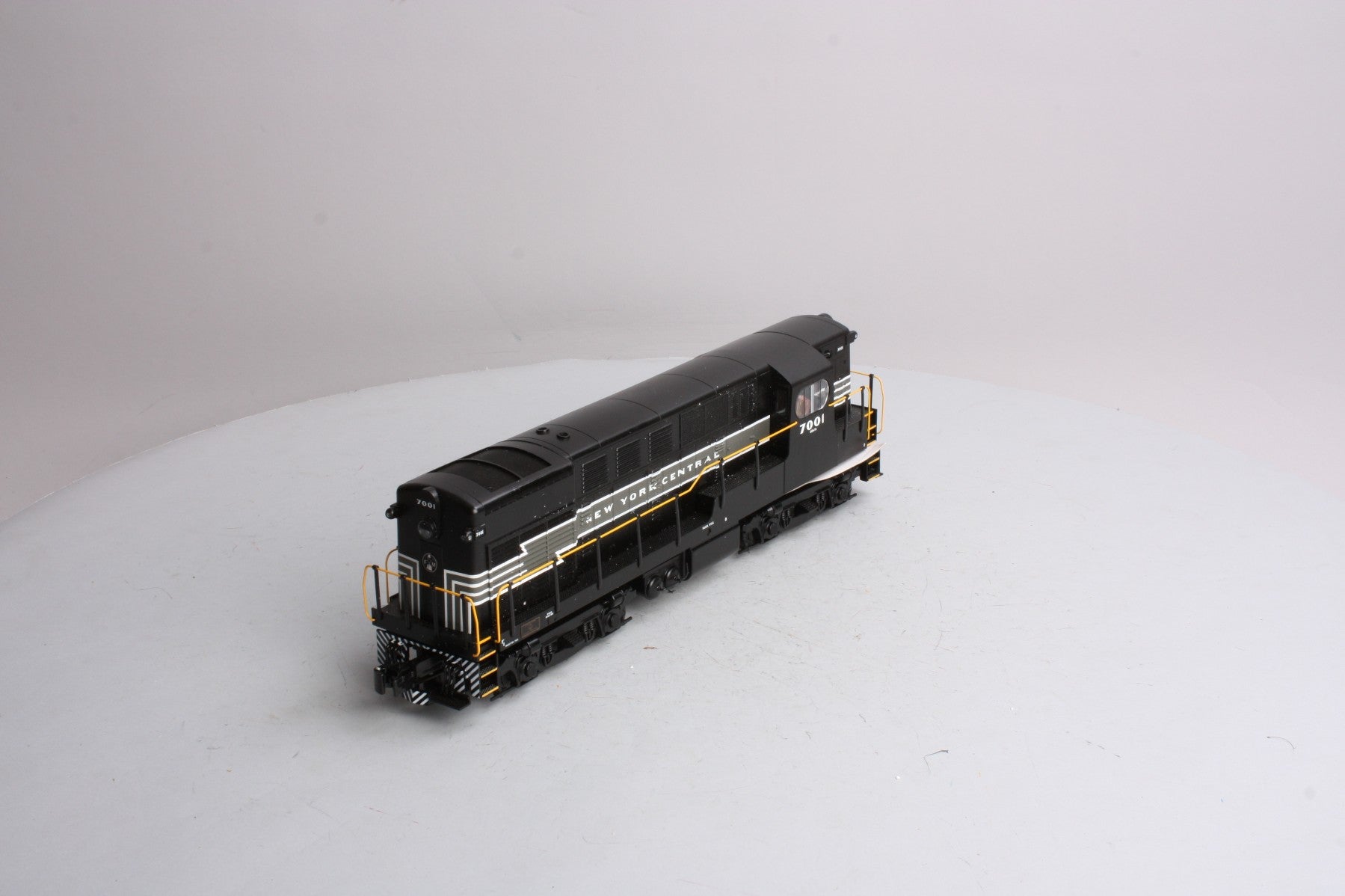 Lionel 6-18385 New York Central H16-44 Diesel Locomotive #7001