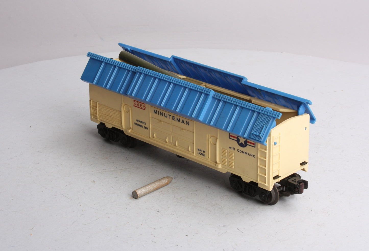 Lionel 3666 Vintage O Gauge USAF Minuteman Missile Car w/ Cannon - RARE