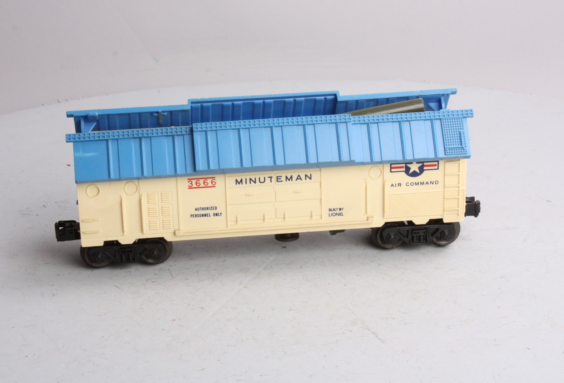 Lionel 3666 Vintage O Gauge USAF Minuteman Missile Car w/ Cannon - RARE