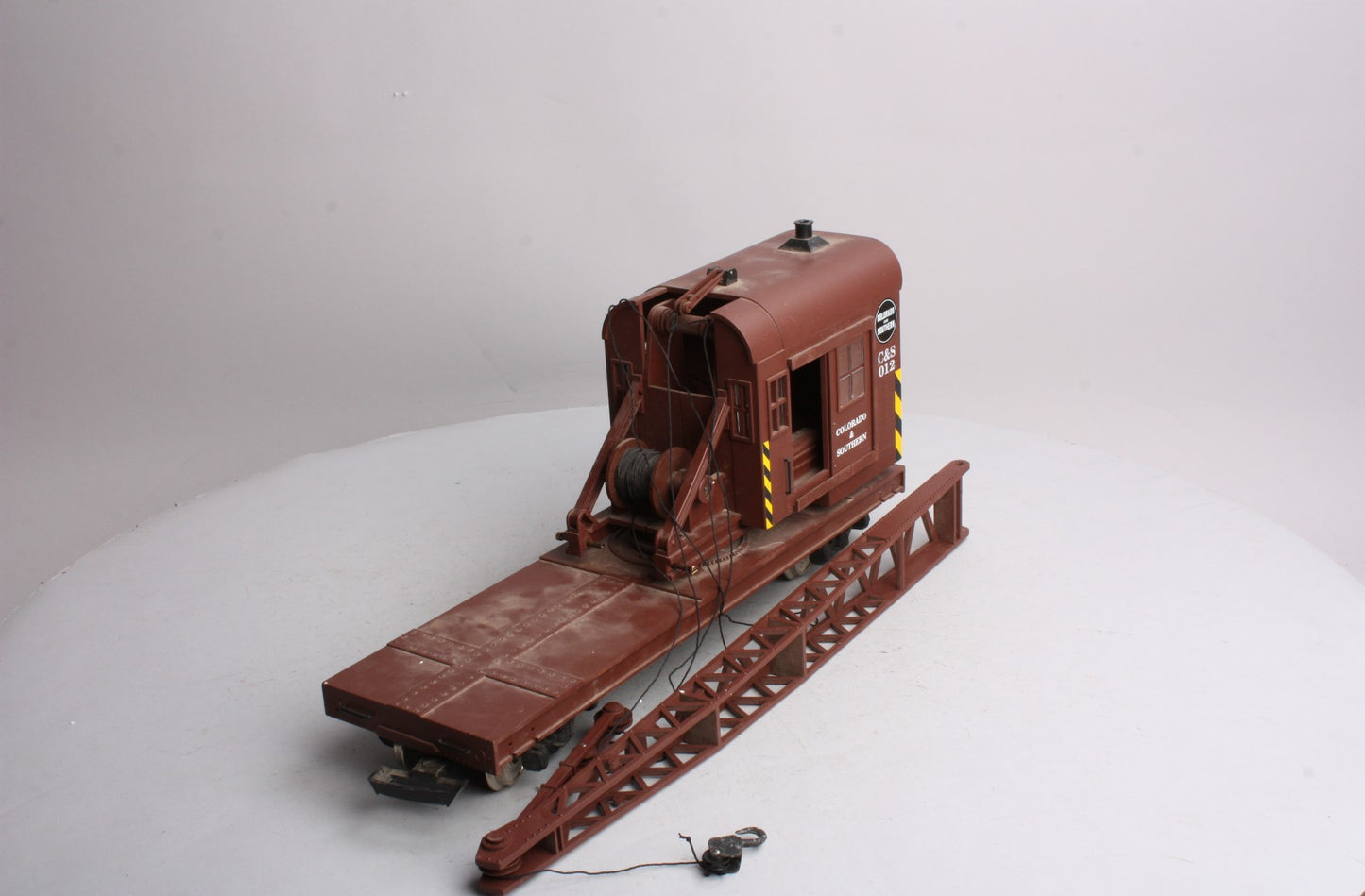 USA Trains 1867 G Gauge Colorado & Southern 25-Ton Crane with Metal Wheels
