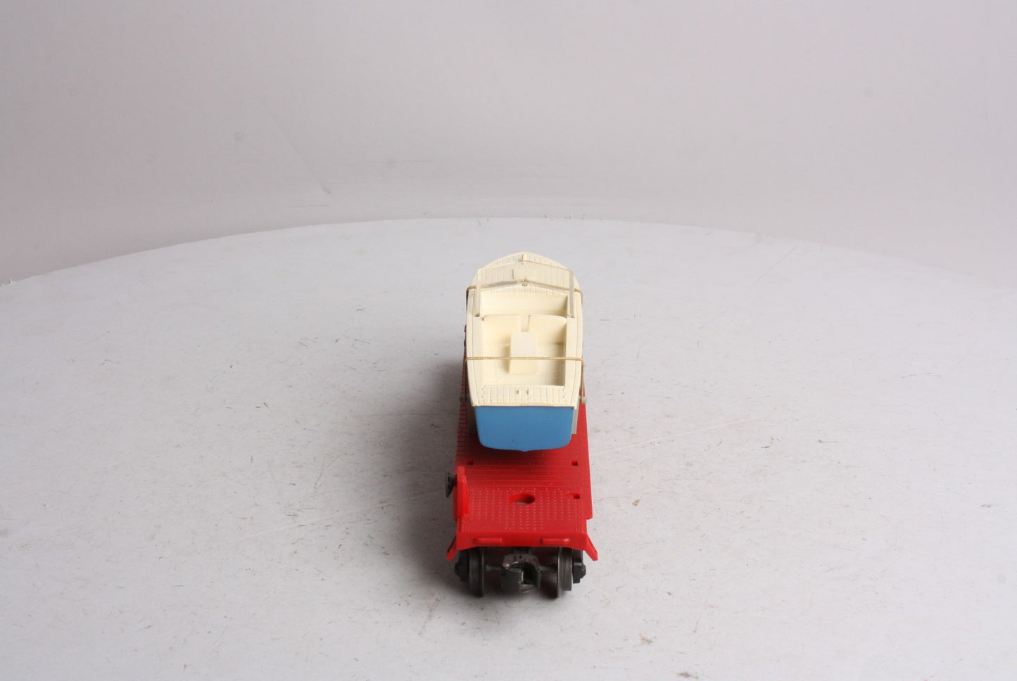 Lionel 6801-75 Vintage O Flatcar with Blue & White Boat
