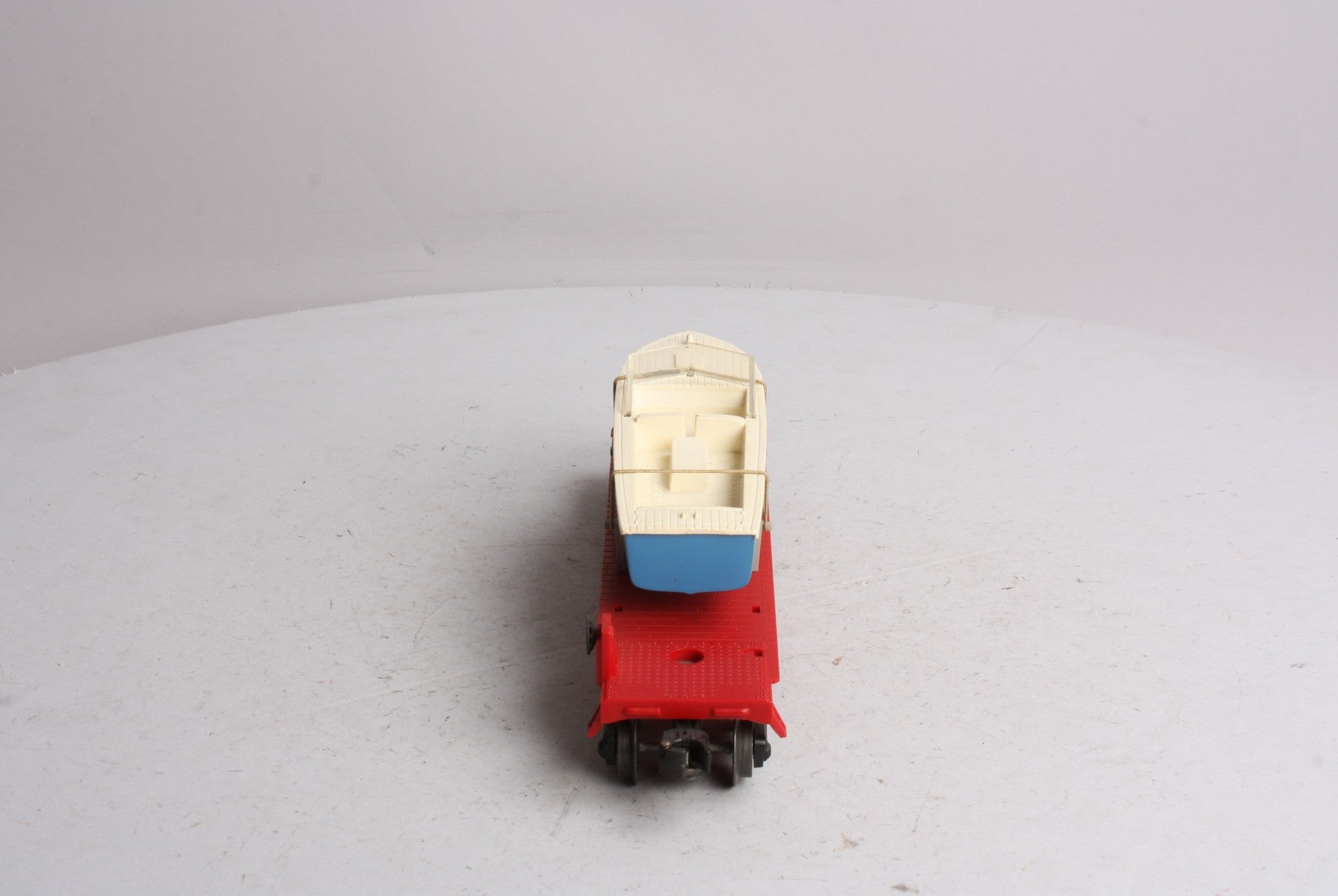 Lionel 6801-75 Vintage O Flatcar with Blue & White Boat