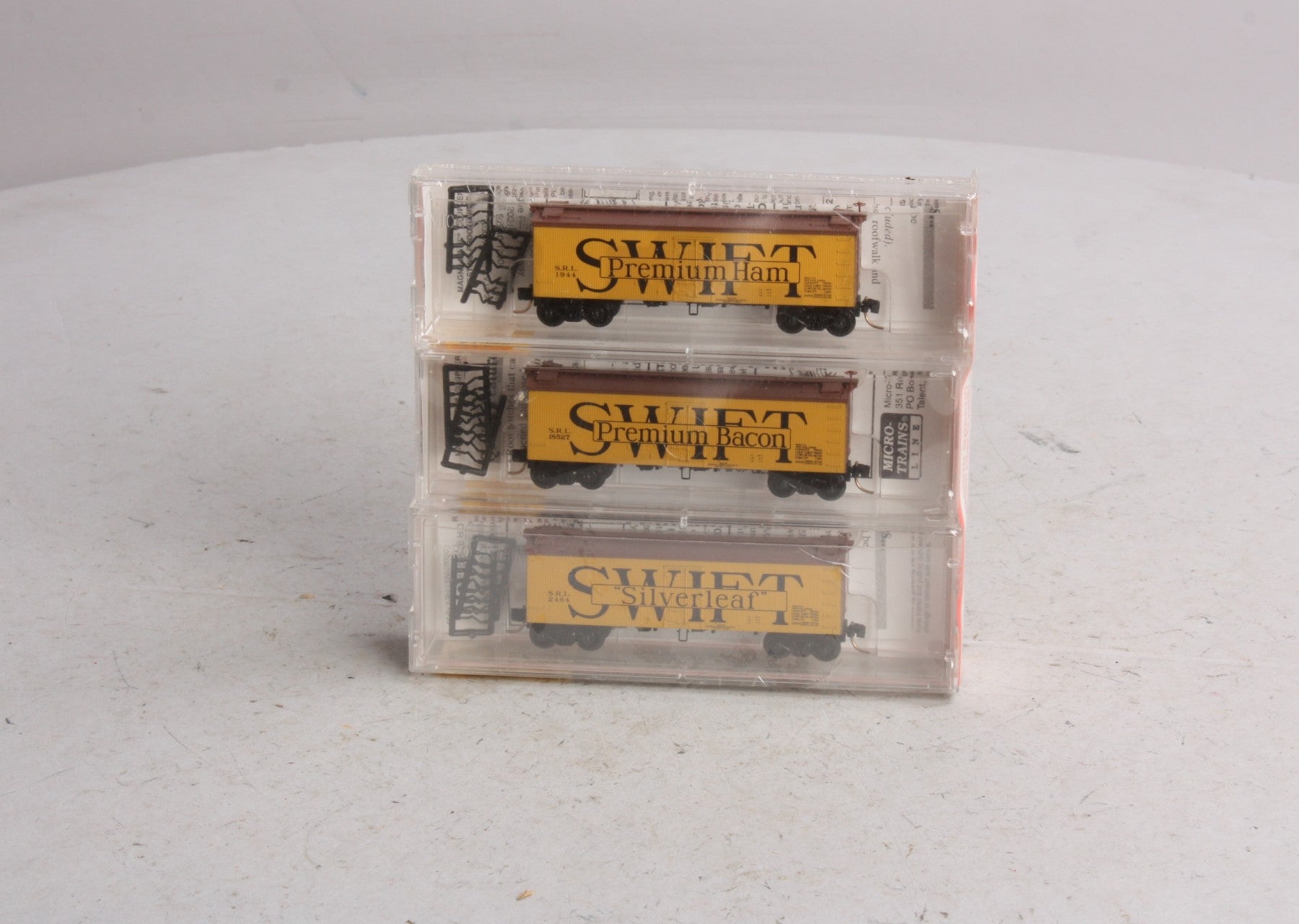 Micro-Trains 05800512 N Scale Swift Premium 36' Wood Sheathed Reefer (Set of 3)