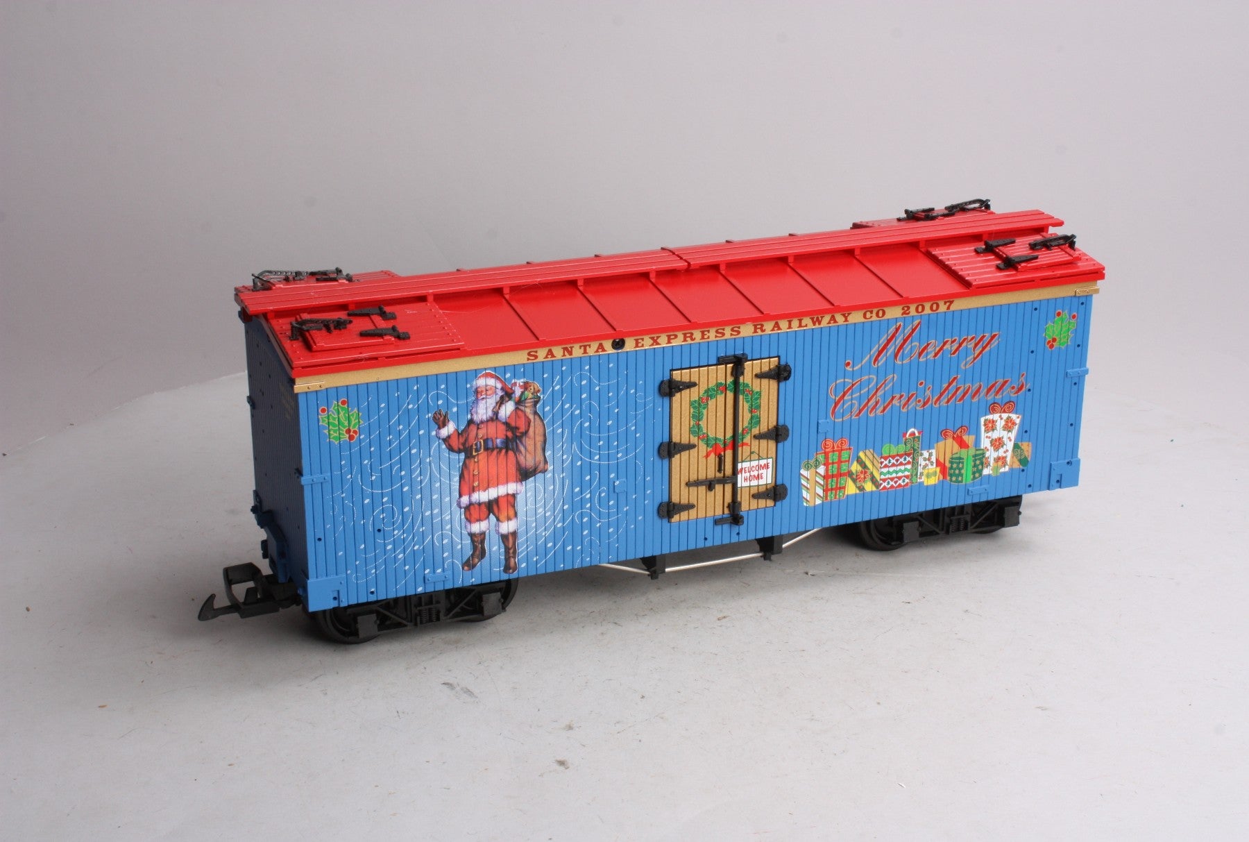 USA Trains R13025 G 2007 Christmas Reefer Car- Plastic Wheels