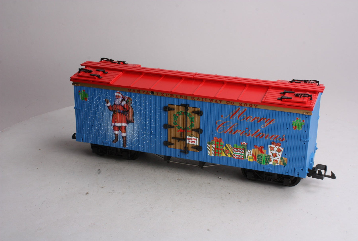USA Trains R13025 G 2007 Christmas Reefer Car- Plastic Wheels
