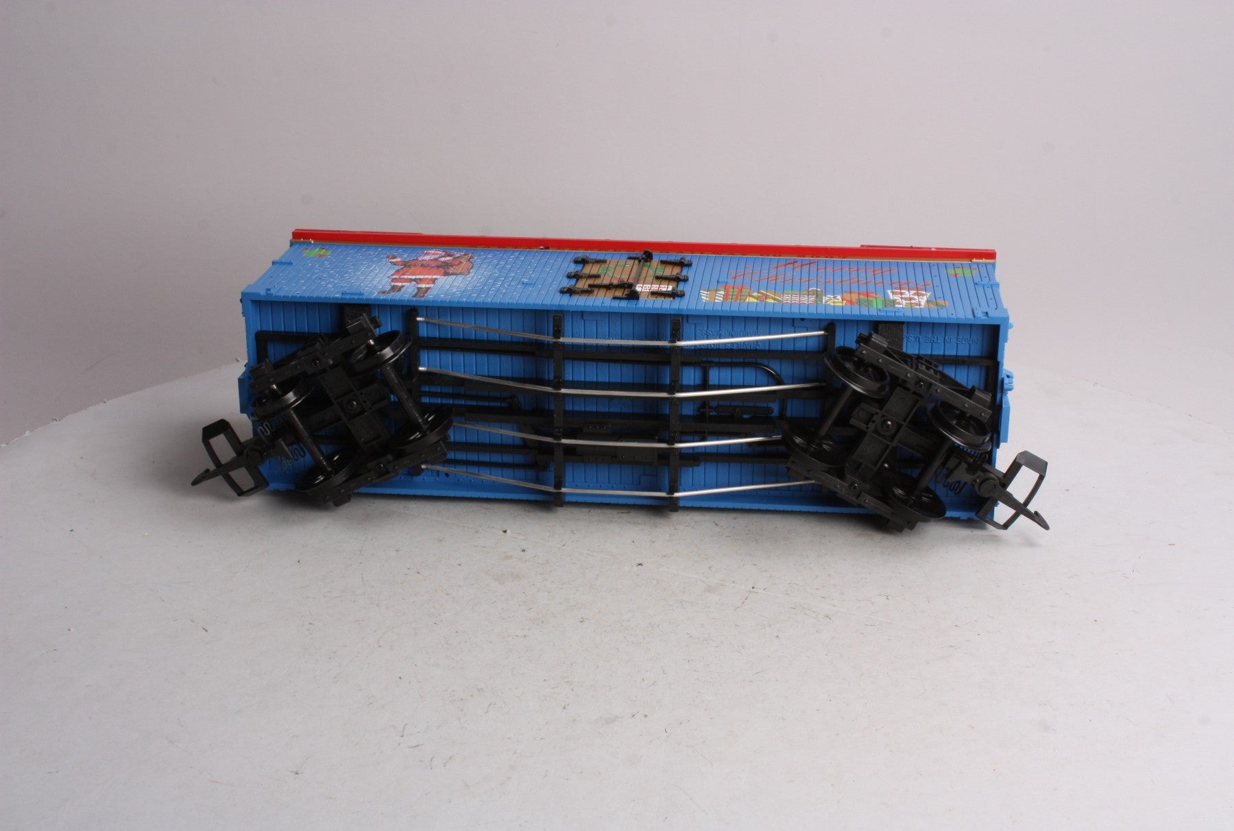 USA Trains R13025 G 2007 Christmas Reefer Car- Plastic Wheels