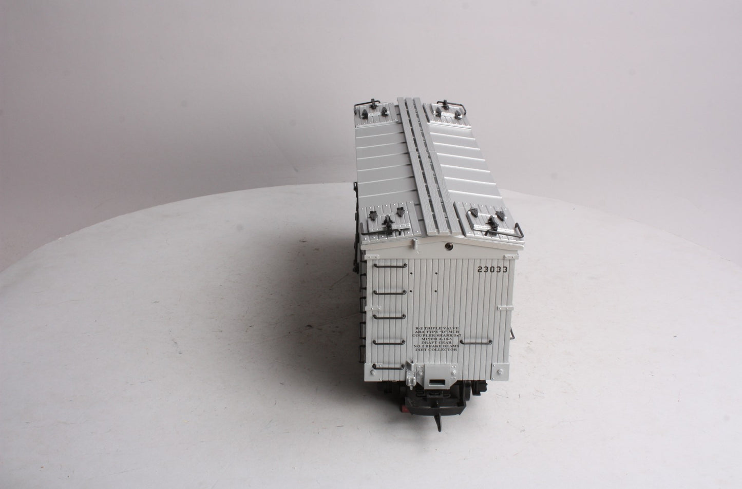 USA Trains 15013 G Southern Pacific Outside Braced Refrigerator Car #23033