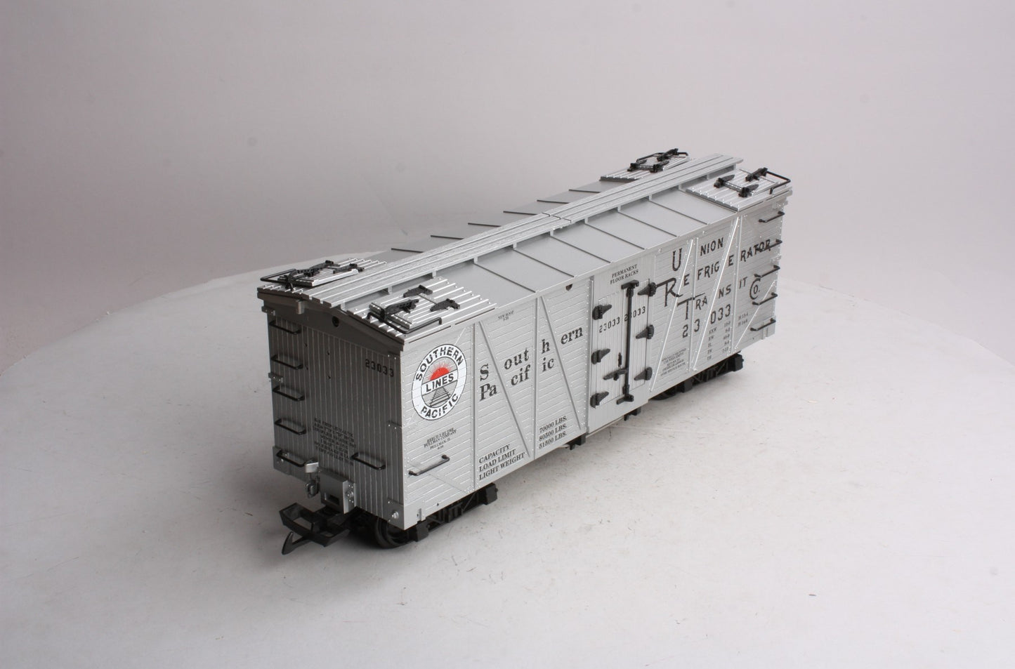 USA Trains 15013 G Southern Pacific Outside Braced Refrigerator Car #23033