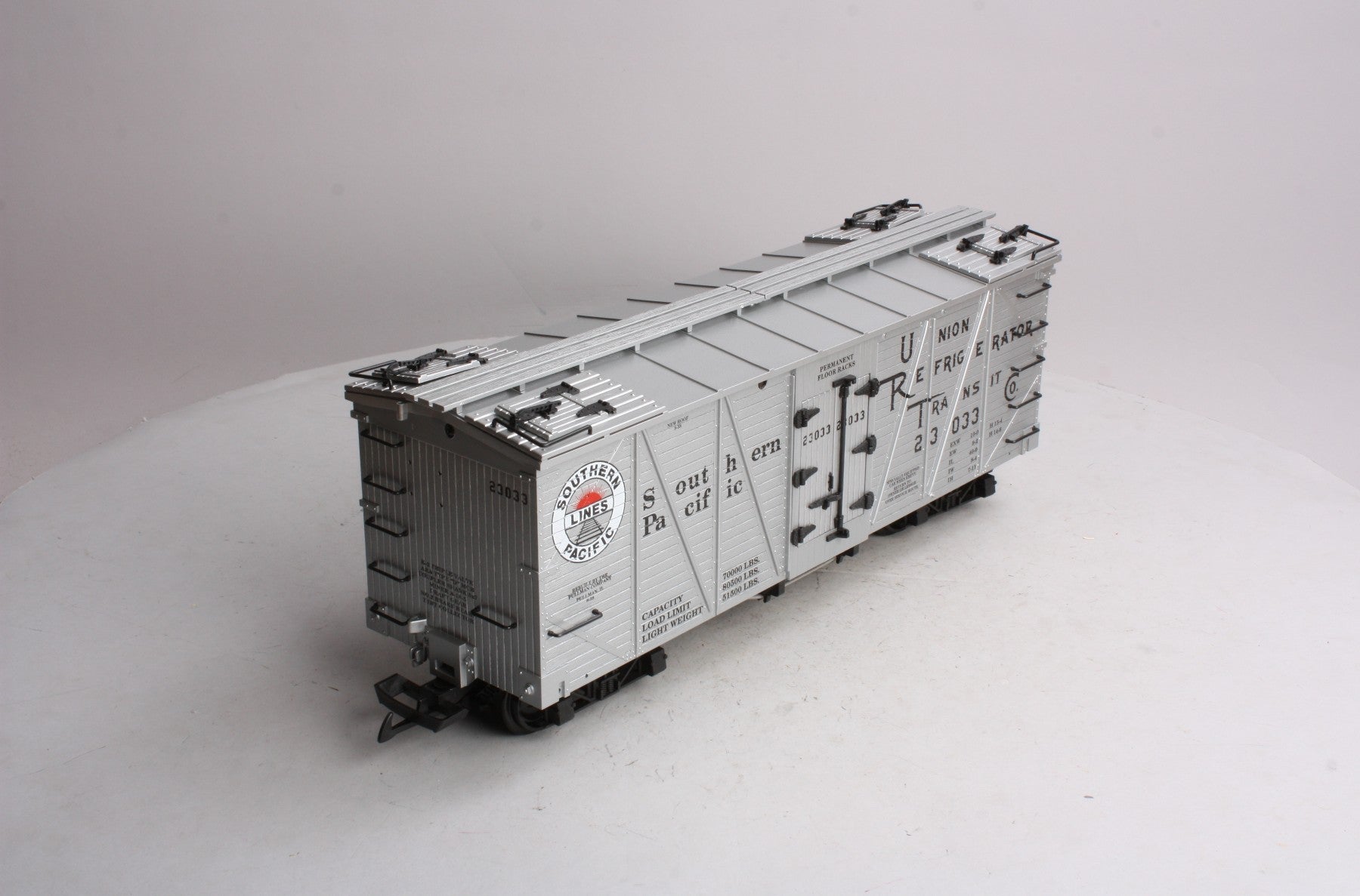 USA Trains 15013 G Southern Pacific Outside Braced Refrigerator Car #23033