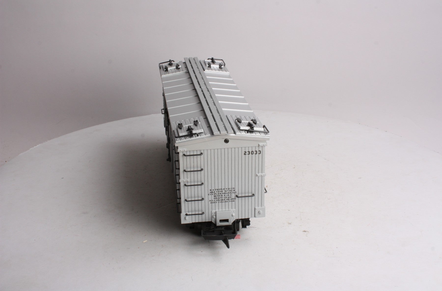 USA Trains 15013 G Southern Pacific Outside Braced Refrigerator Car #23033