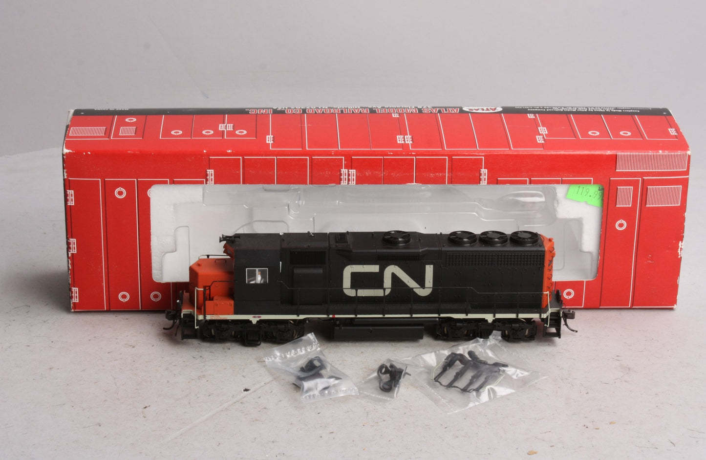 Atlas 8906 HO Scale Canadian National GP-40 Diesel Locomotive