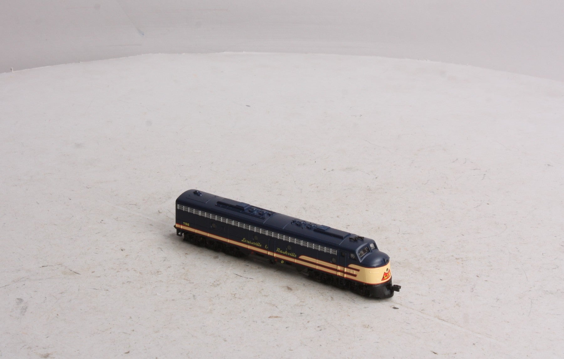 Life Like 7166 N Louisville & Nashviille E-8 Diesel Locomotive #796