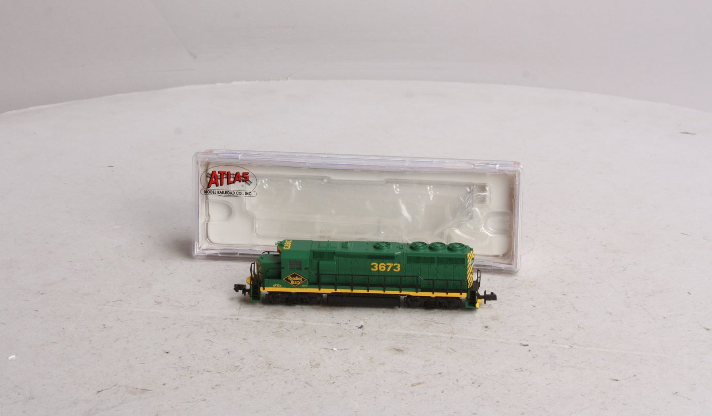 Atlas 10000412 Reading GP40-2 Phase I Diesel Locomotive w/DCC & Sound #3673