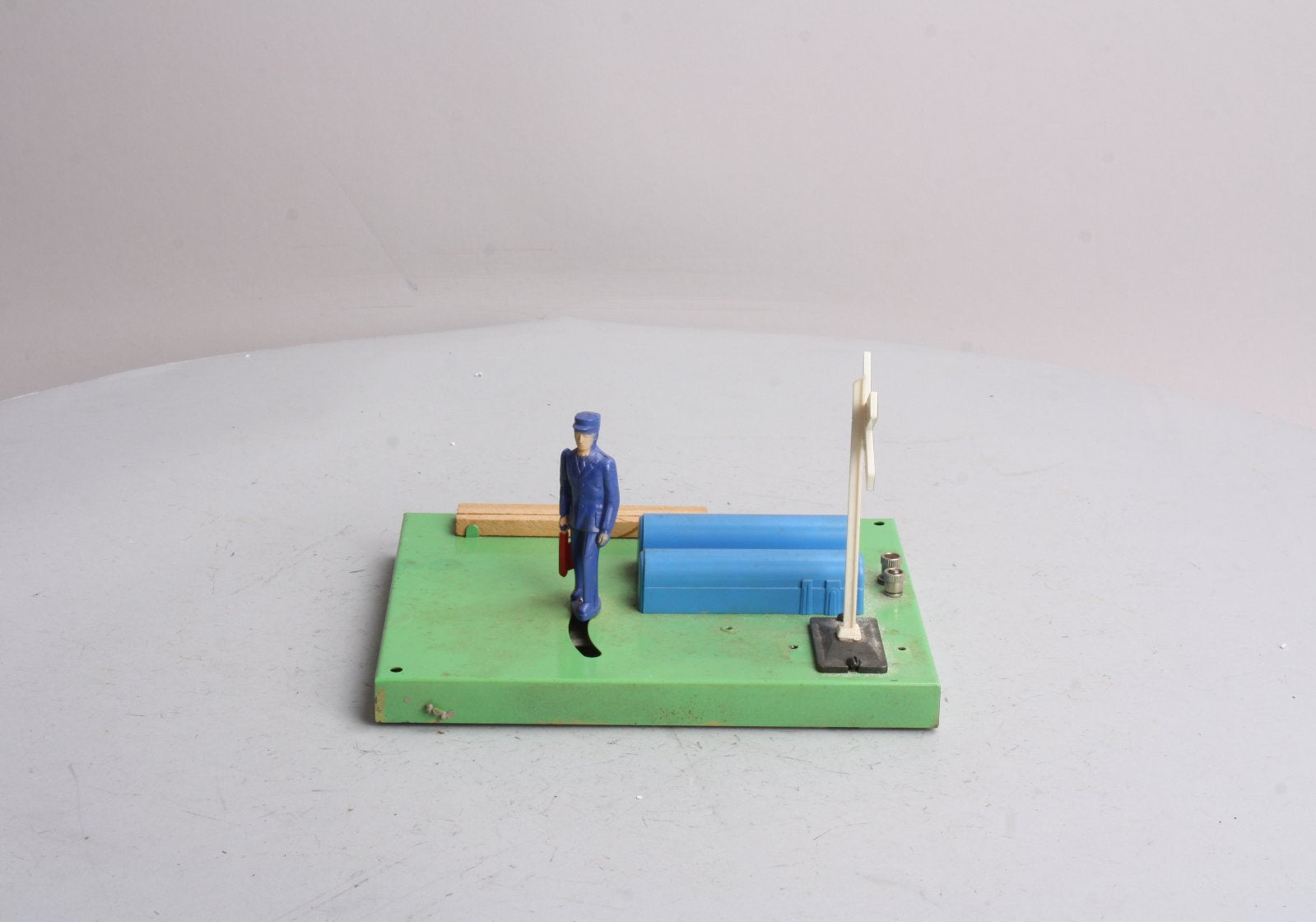 Lionel 1047 Vintage O Flagman