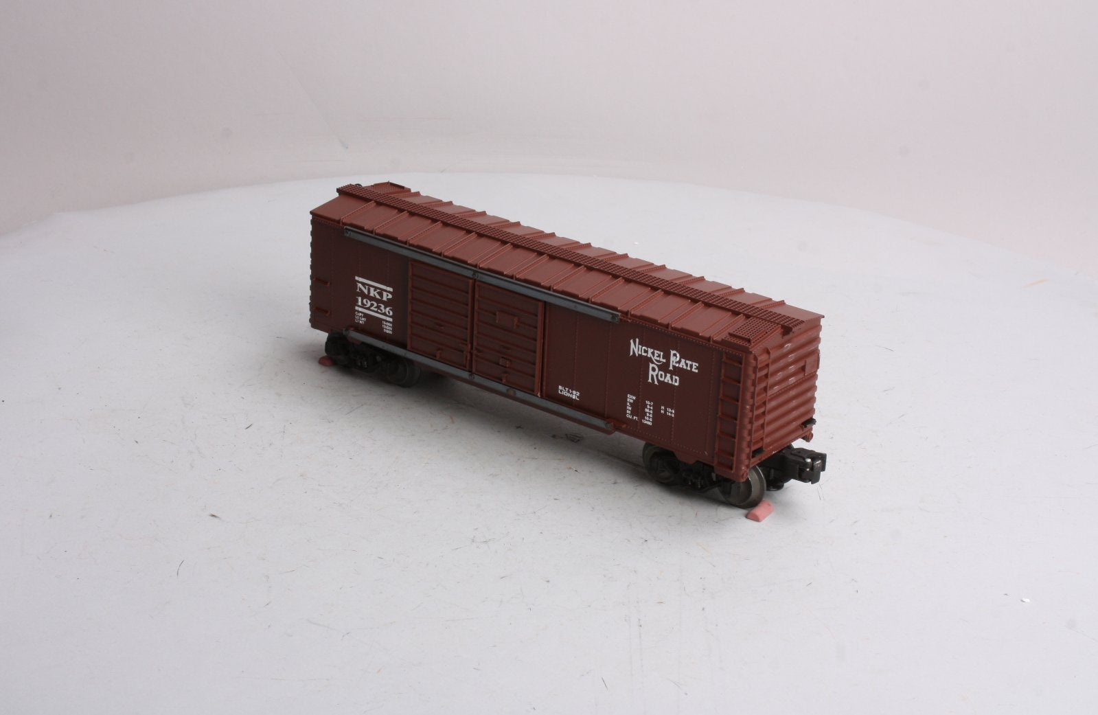 Lionel 6-19236 Nickel Plate Road Double-door boxcar Lionel 6-19236 Nickel Plate Road Double-door boxcar