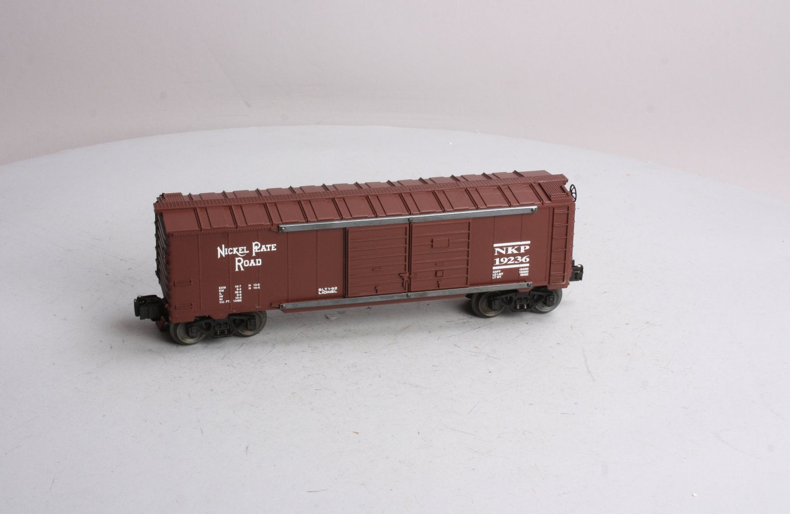 Lionel 6-19236 Nickel Plate Road Double-door boxcar Lionel 6-19236 Nickel Plate Road Double-door boxcar
