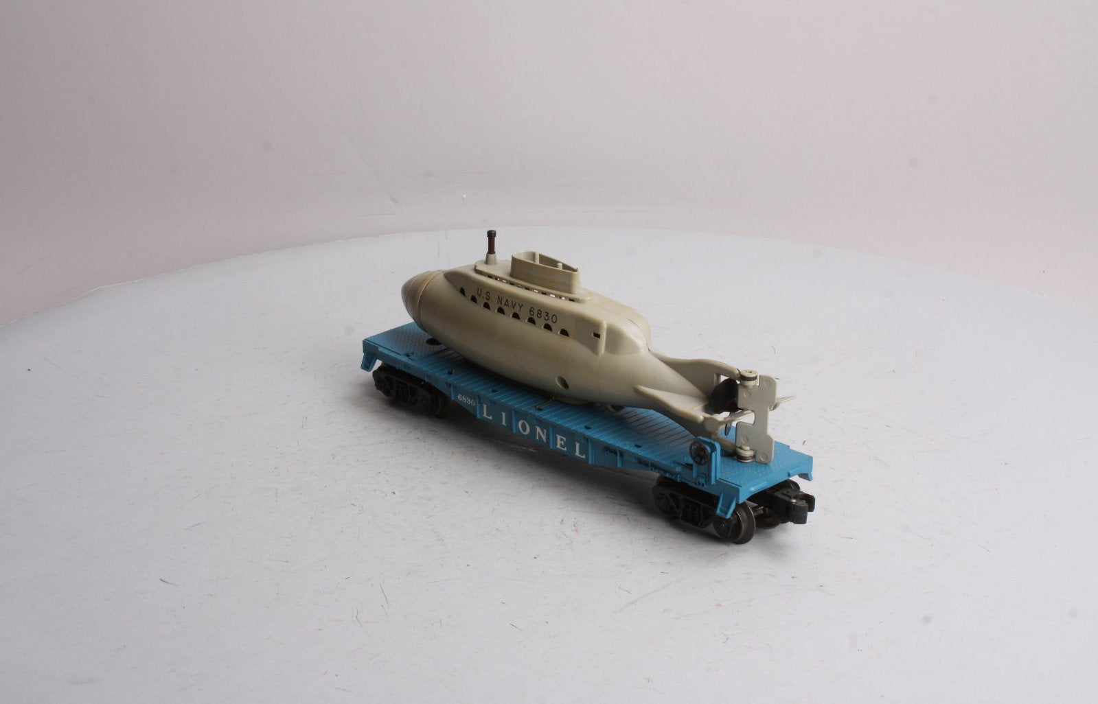 Lionel 6830 Vintage O Flatcar w/ Non Operating Submarine
