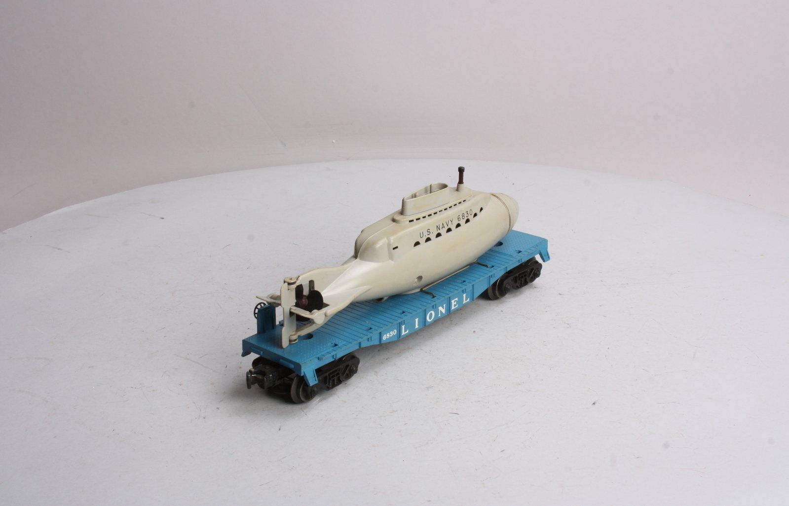 Lionel 6830 Vintage O Flatcar w/ Non Operating Submarine