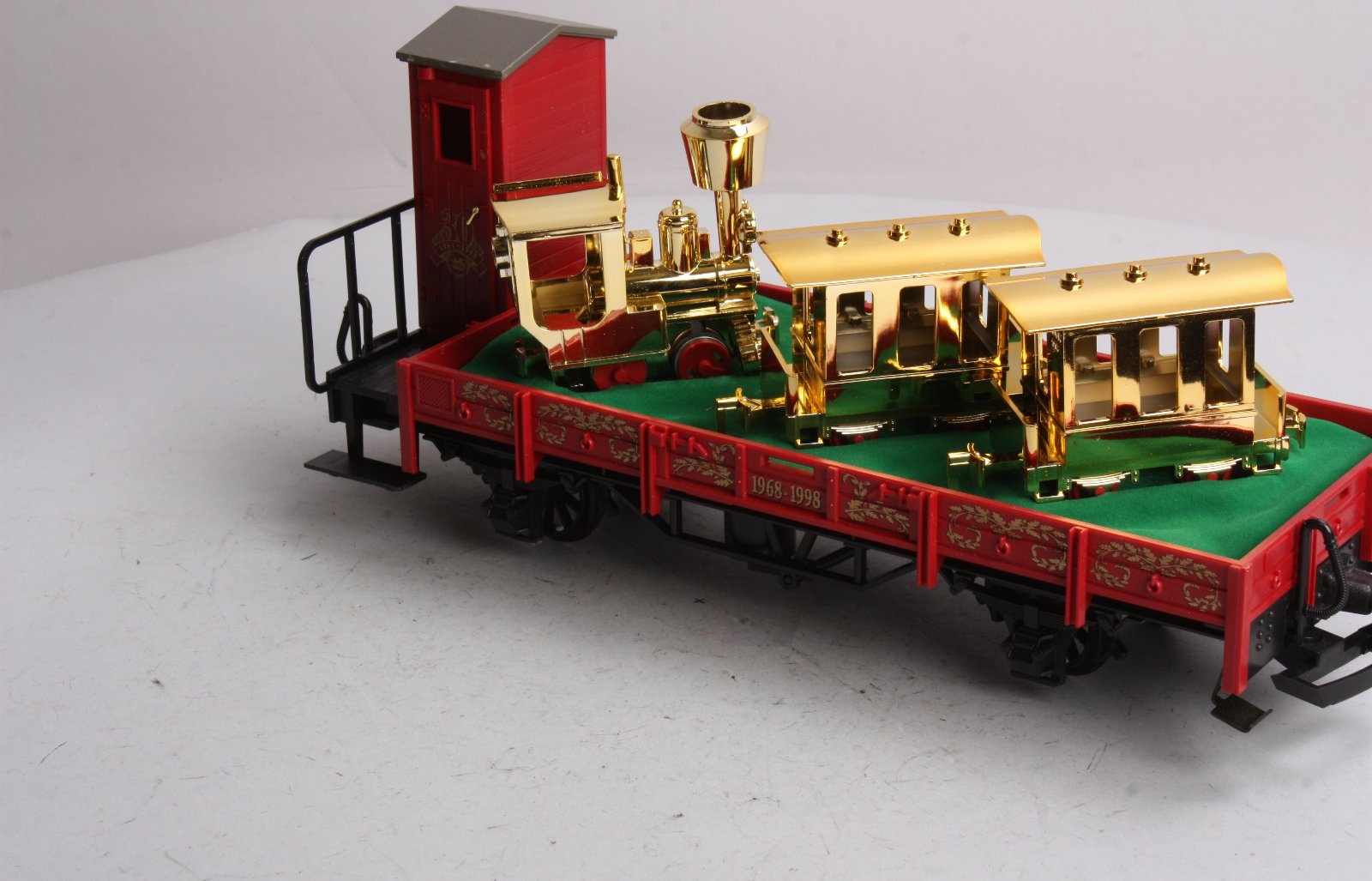LGB 41124 G Scale 30th Anniversary Flatcar with Gold Train Set