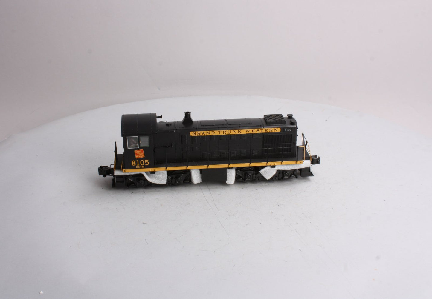 MTH 20-2794-3 Grand Trunk Western Alco S-2 Non-Powered Diesel Switcher #8105