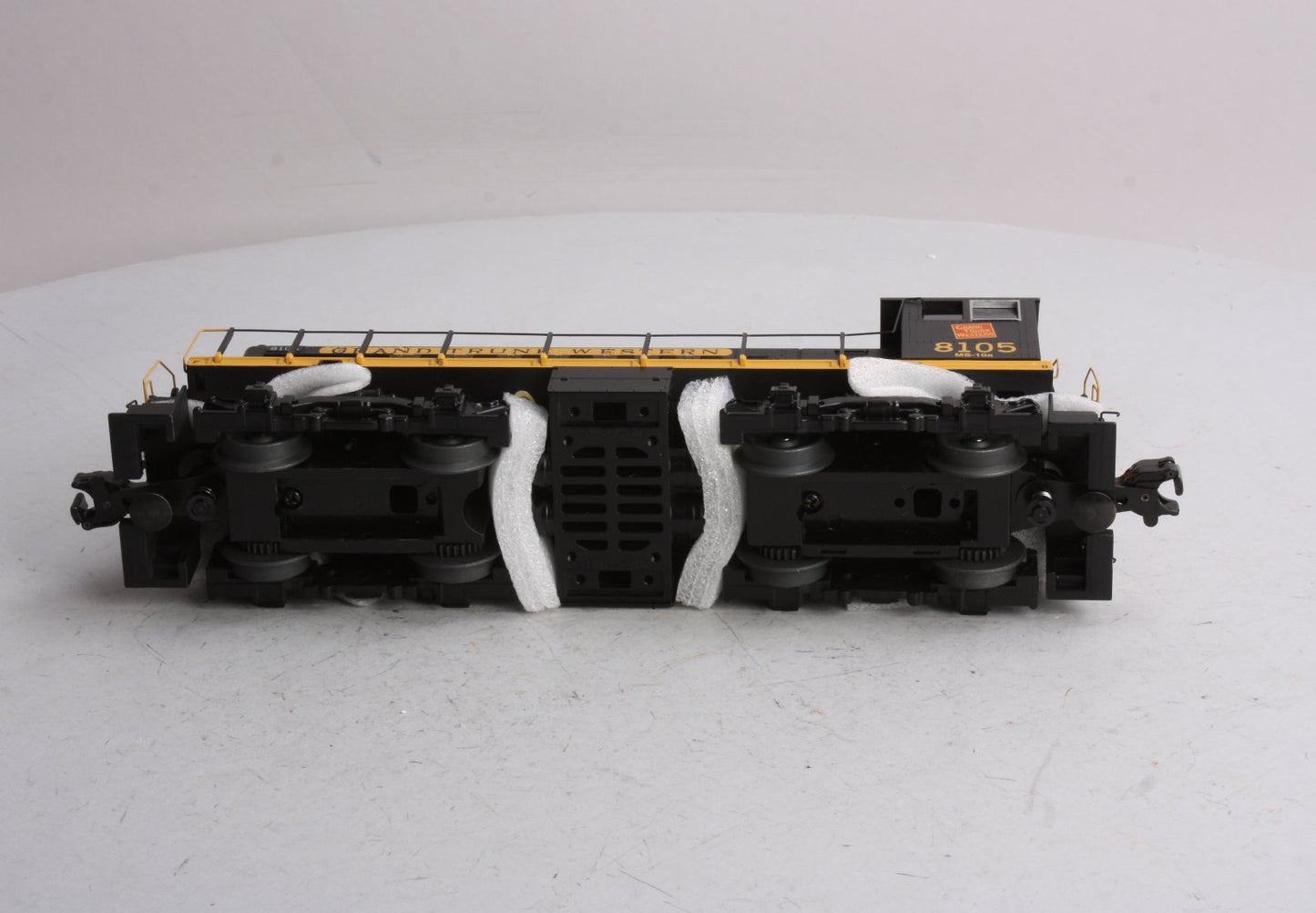 MTH 20-2794-3 Grand Trunk Western Alco S-2 Non-Powered Diesel Switcher #8105