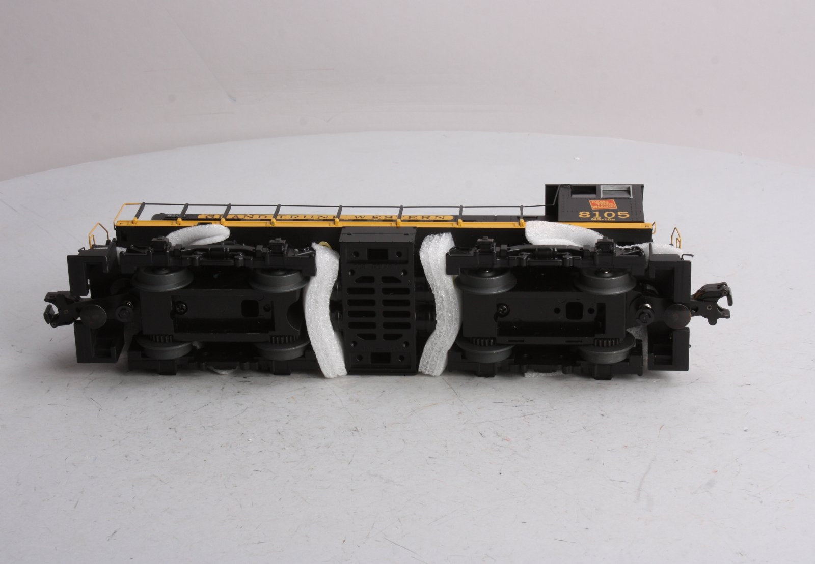 MTH 20-2794-3 Grand Trunk Western Alco S-2 Non-Powered Diesel Switcher #8105