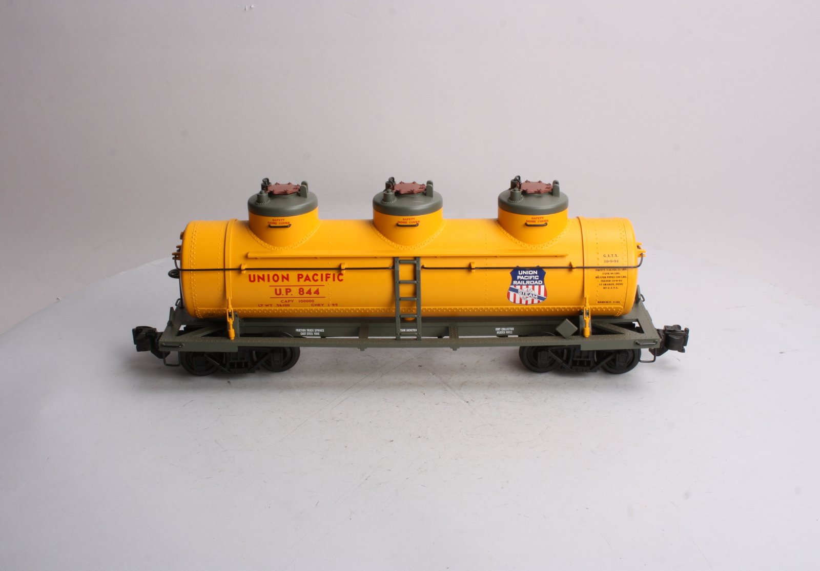 Aristo-Craft 41604 Union Pacific Triple Dome Tank Car