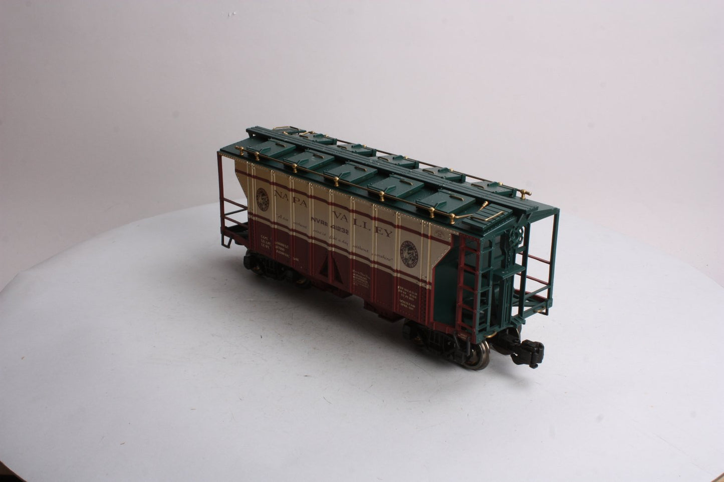 Aristo-Craft 41232 G Scale Napa Valley 2-Bay Covered Hopper- Metal Wheels