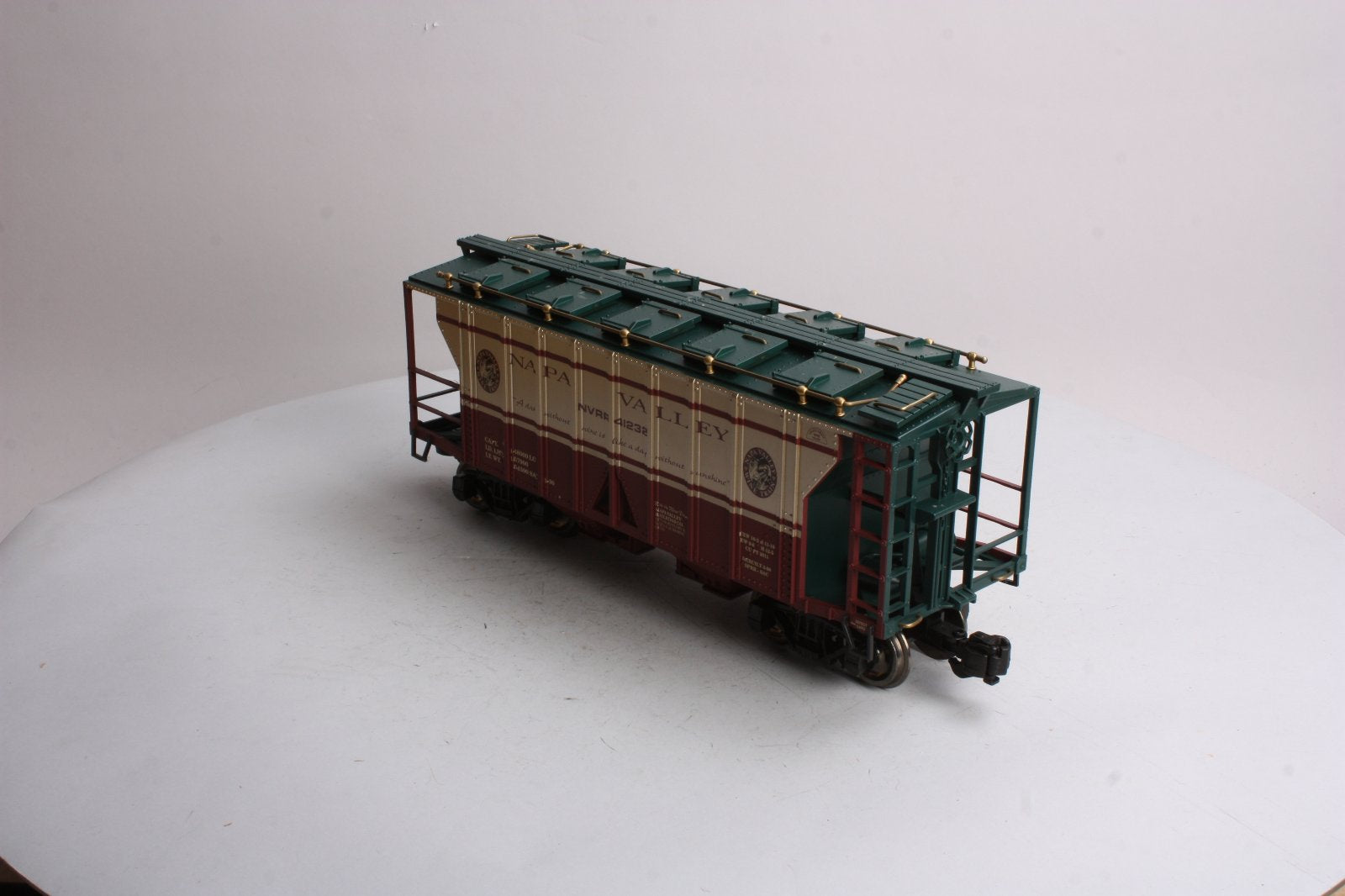 Aristo-Craft 41232 G Scale Napa Valley 2-Bay Covered Hopper- Metal Wheels