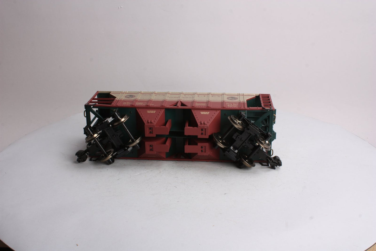 Aristo-Craft 41232 G Scale Napa Valley 2-Bay Covered Hopper- Metal Wheels