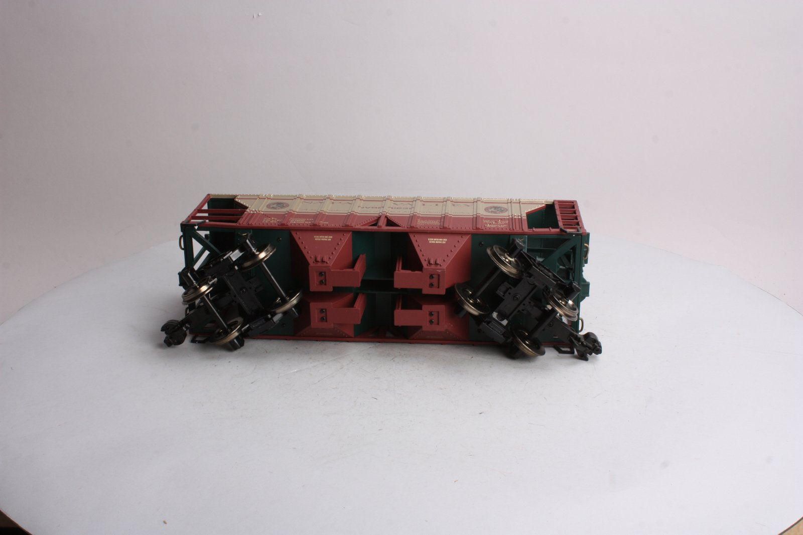 Aristo-Craft 41232 G Scale Napa Valley 2-Bay Covered Hopper- Metal Wheels