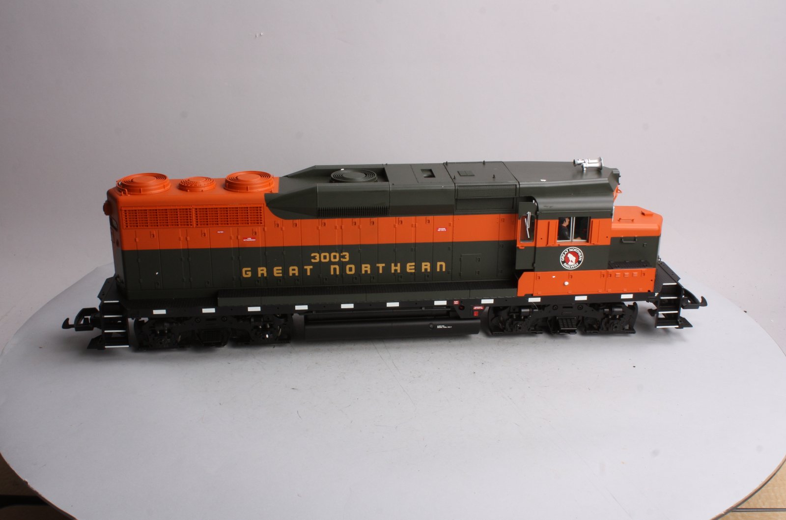 USA Trains 22463 G Great Northern GP30 Powered Diesel Locomotive