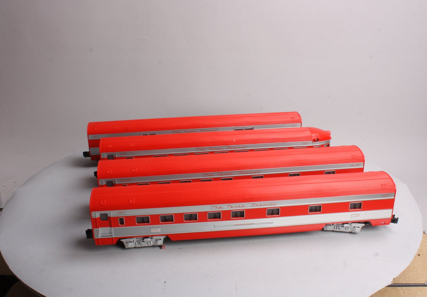 Williams 43171 O Gauge Texas Special 72 Ft. Streamline Passenger Cars (Set of 4)
