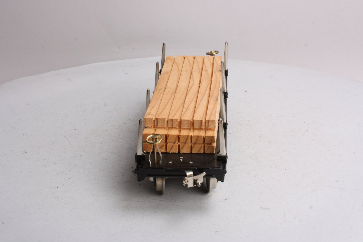MTH 511 Standard Gauge Flatcar w/Wood Load